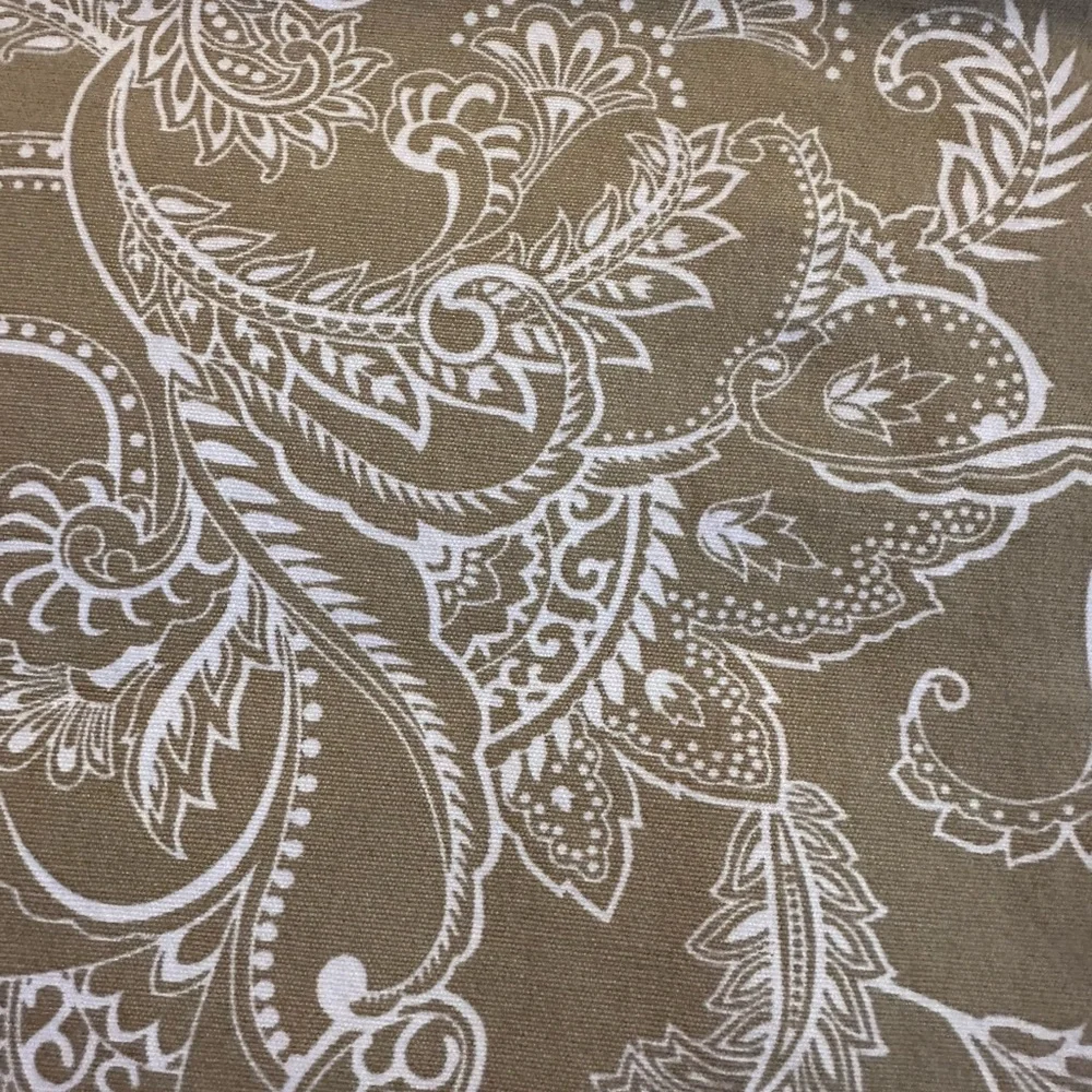 Mercer and Madison Home 100% cotton Table Runner 67 x 13 inches floral & Paisley